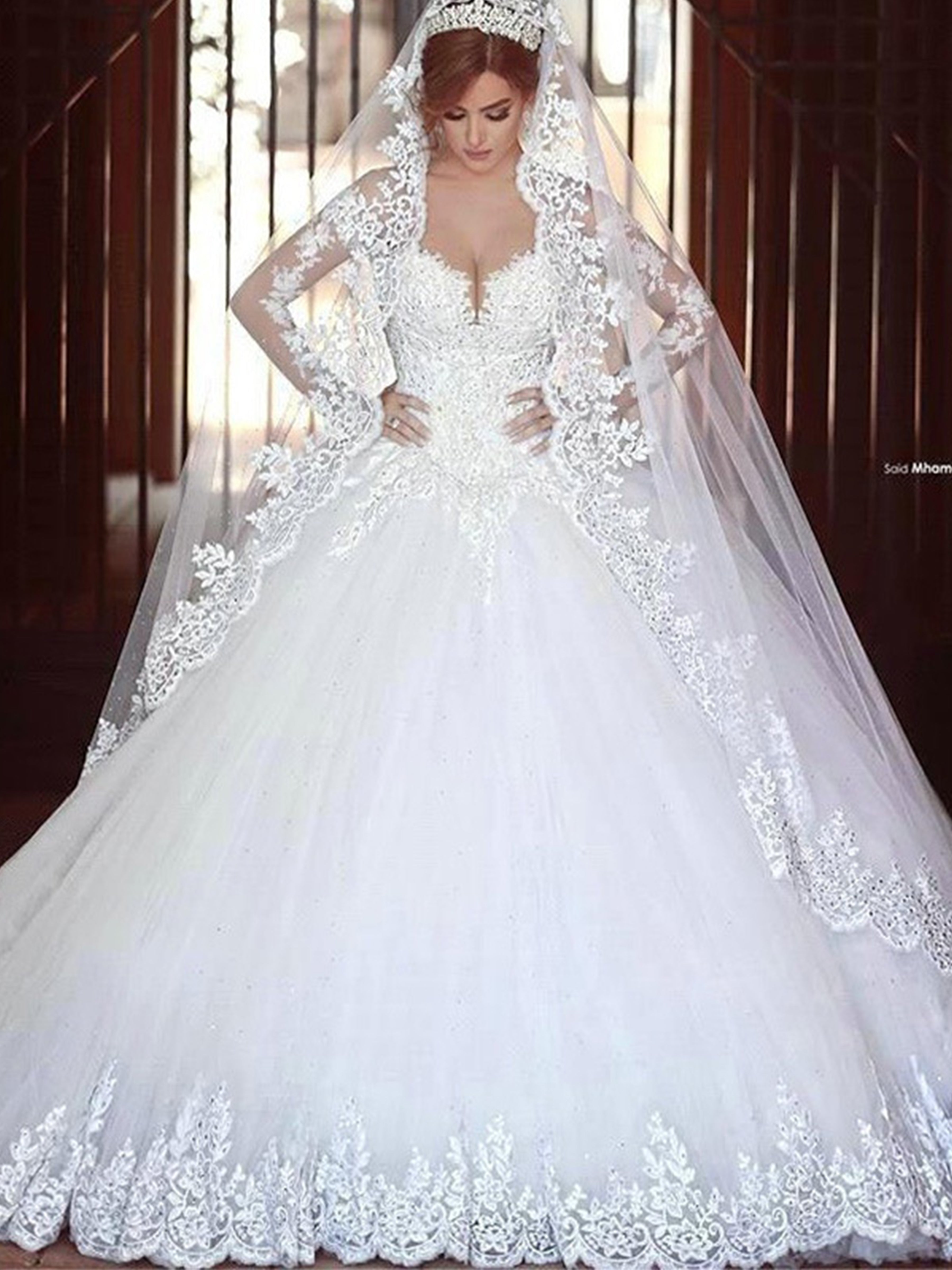 ROVDESY Off The Shoulder Long Sleeve Lace Appliques Ball Gown Wedding Dress with Cathedral Train